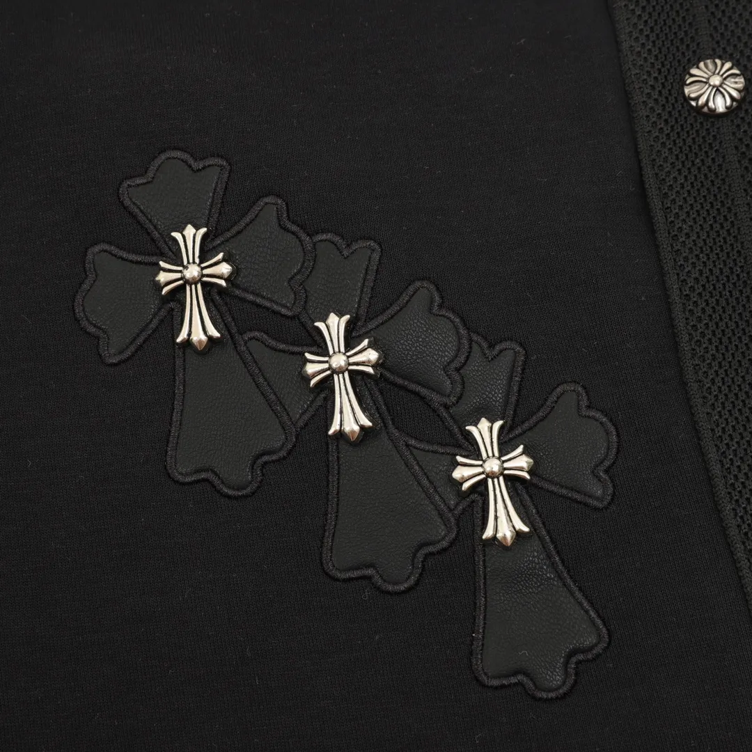 🅿️390 CH/Cro Heart Cross patch embroidered trousers. The fabric is made of custom woven composite fabric. It is dyed and then treated with wool. It is silky and super soft compared to the original version. The fabric texture has clear and obvious strands and excellent drape. The exquisite workmanship has reached foreign trade export standards. The cross on both sides of the front panel is embroidered with Sanskrit. It is fashionable and individual. It is super versatile and good-looking. It is a must-have for fashionable men and women. It is unparalleled in terms of upper body comfort. size：XS-L